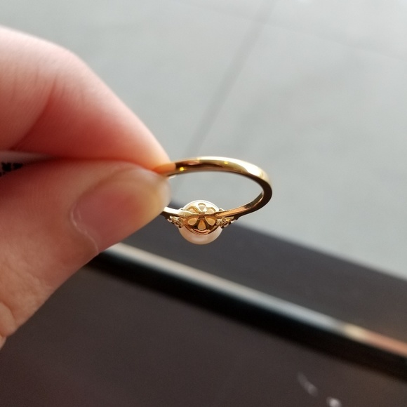18kt Gold and Natural Pearl Ring - Picture 6 of 7